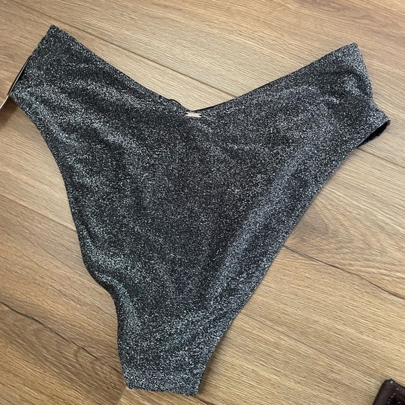 Bottom - Picture 6 of 8